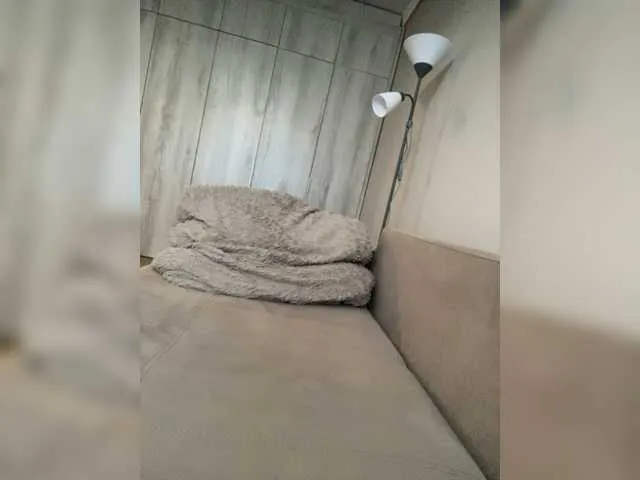 Live sex webcam photo for Milaa1998 #276674413