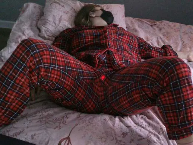 Live sex webcam photo for Milaa1998 #276967809