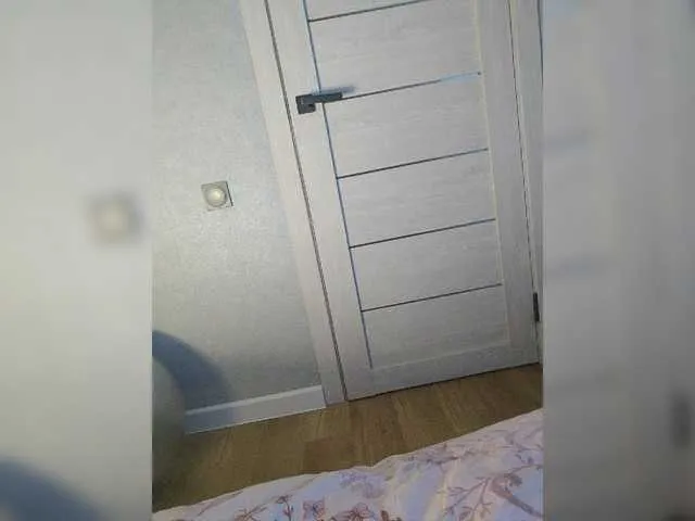 Live sex webcam photo for Milaa1998 #277157482