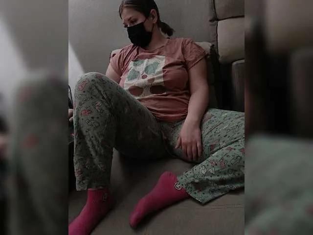 Live sex webcam photo for Milaa1998 #277317171