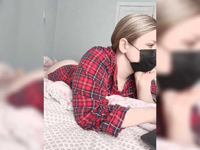 Live sex webcam photo for Milaa1998 #277561118