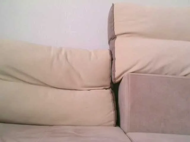 Live sex webcam photo for Milaa1998 #277735464