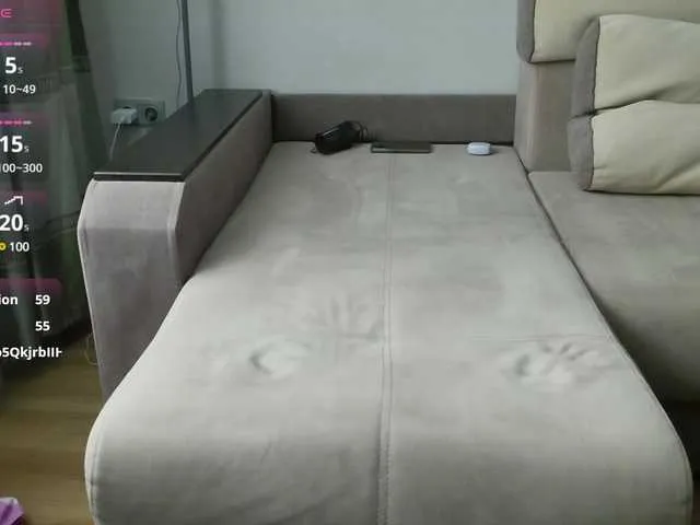 Live sex webcam photo for Milaa1998 #290175968