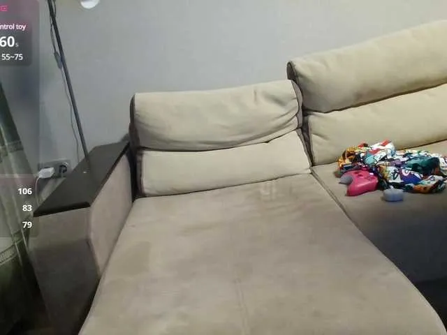 Live sex webcam photo for Milaa1998 #290184524