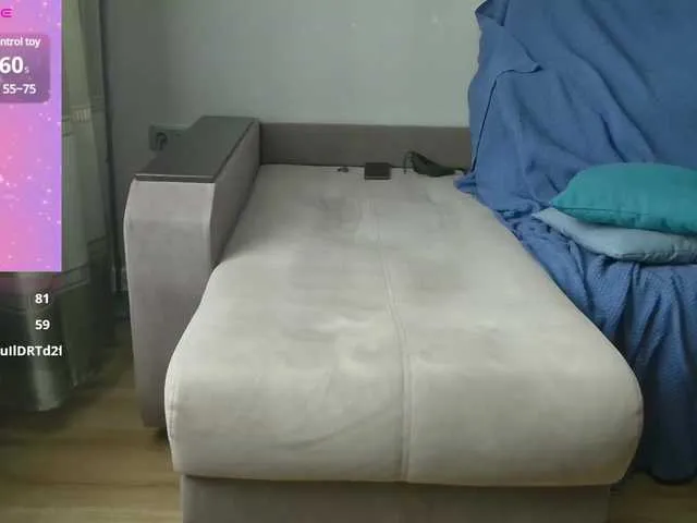 Live sex webcam photo for Milaa1998 #290749292