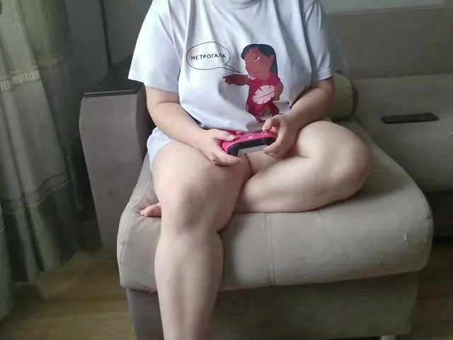 Live sex webcam photo for Milaa1998 #292127264