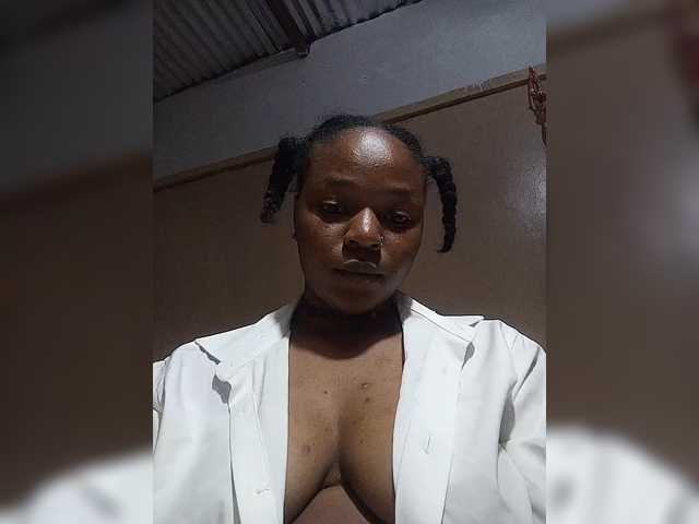 Live sex webcam photo for Milah2 #294306511