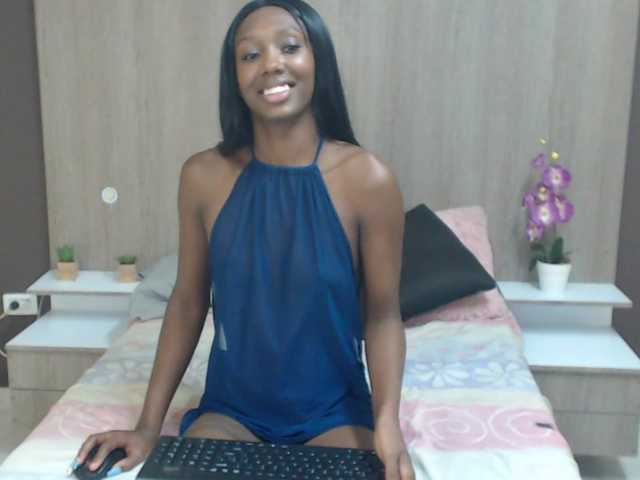 Live sex webcam photo for MilayisCam #275663998