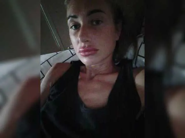 Live sex webcam photo for Miledi1987 #285647379