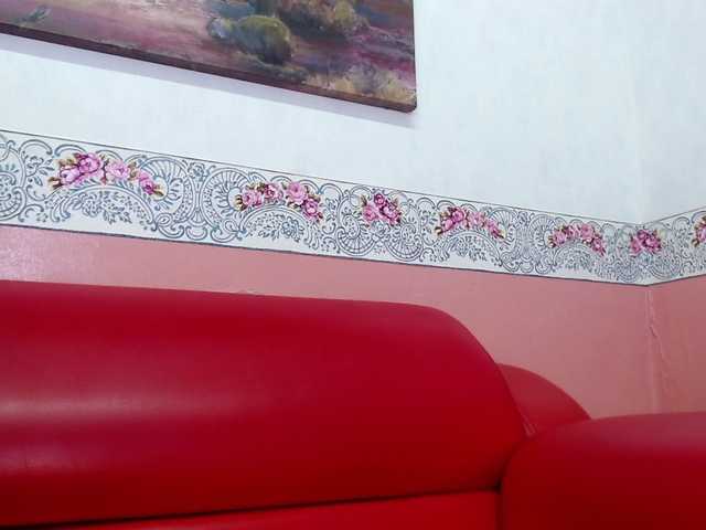 Live sex webcam photo for MileyCoper #277353645