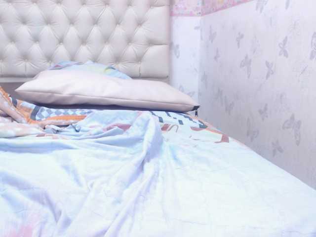 Live sex webcam photo for MileyCoper #277576996