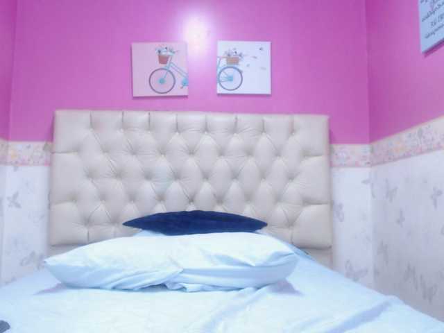 Live sex webcam photo for MileyCoper #277602848