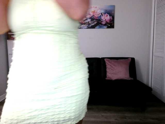 Live sex webcam photo for Milf-Samie #291216984