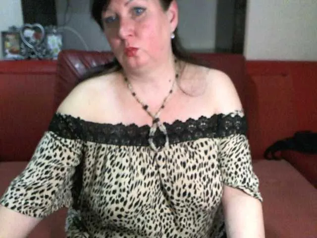 Live sex webcam photo for Milf4love #272297097