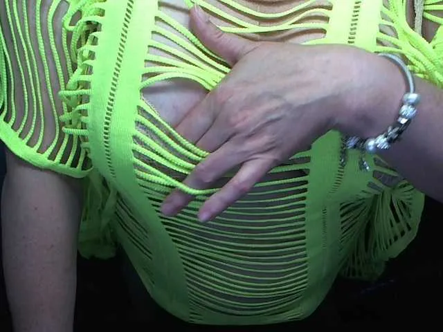 Live sex webcam photo for Milf4love #273959160