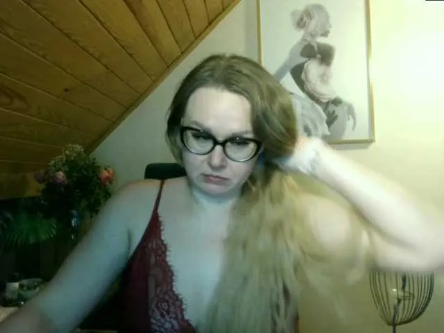 Live sex webcam photo for MilfBerthena #277595877