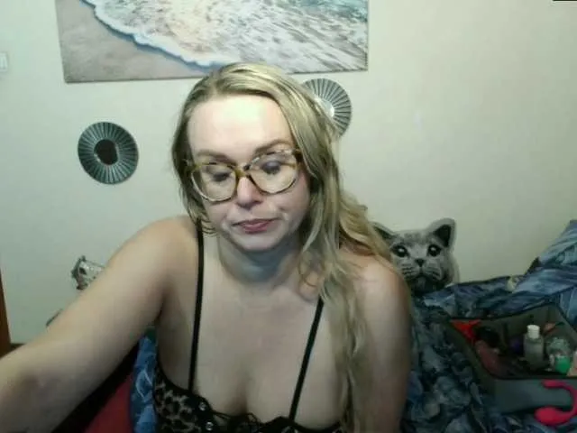 Live sex webcam photo for MilfBerthena #289852935