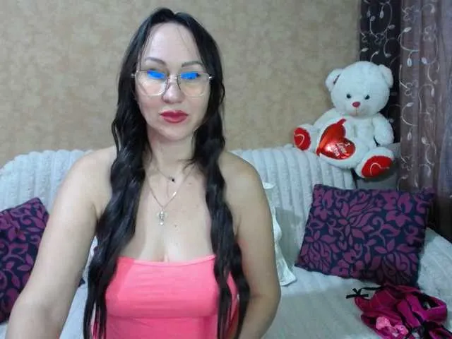 Live sex webcam photo for MilfBrunet #292056034