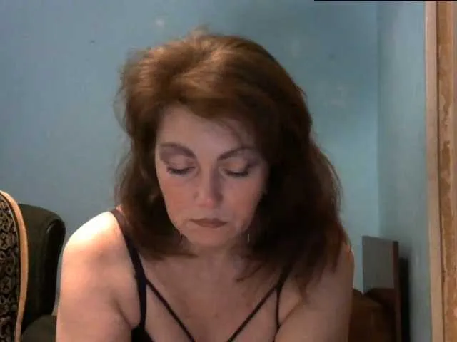 Live sex webcam photo for MilfCarrliena #272081388