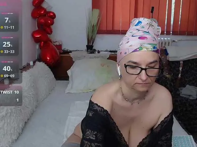 Live sex webcam photo for MilfDolores #291109844