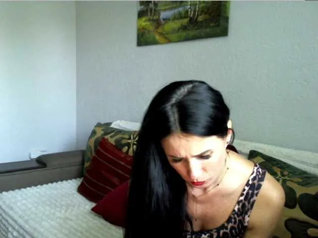 Live sex webcam photo for MilfLunna #291615445