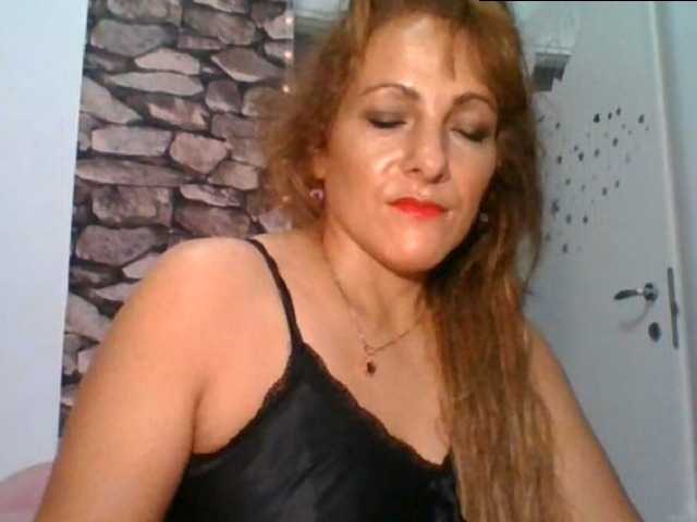 Live sex webcam photo for MilfMarietta #278258597