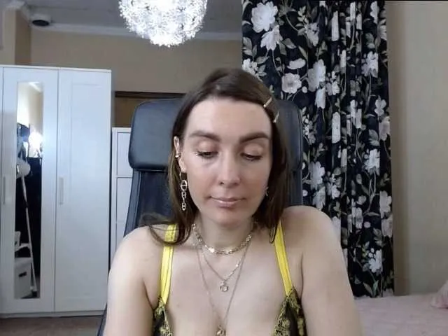 Live sex webcam photo for MilfRyhanne #272257008