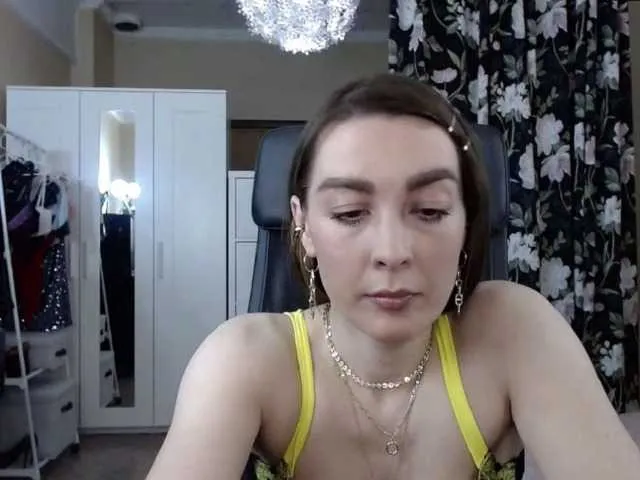 Live sex webcam photo for MilfRyhanne #272294749