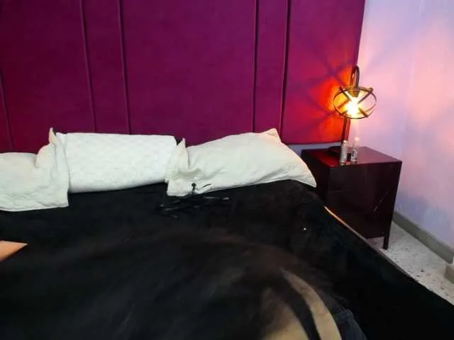 Live sex webcam photo for MilfSharoon #278089621