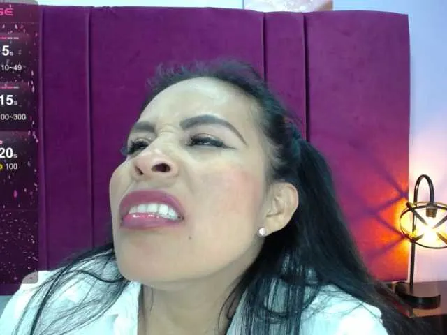 Live sex webcam photo for MilfSharoon #288772012