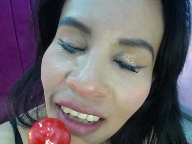 Live sex webcam photo for MilfSharoon #290003949