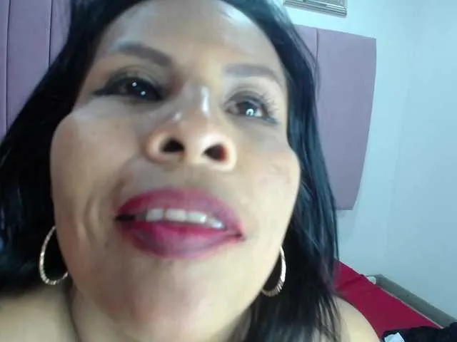 Live sex webcam photo for MilfSharoon #290974466