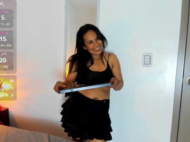 Live sex webcam photo for MilfSharoon #291625860