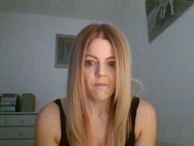 Live sex webcam photo for MilfSusanna #271709722