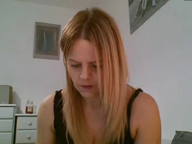 Live sex webcam photo for MilfSusanna #271908105