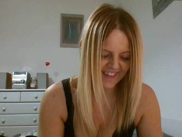 Live sex webcam photo for MilfSusanna #272554889