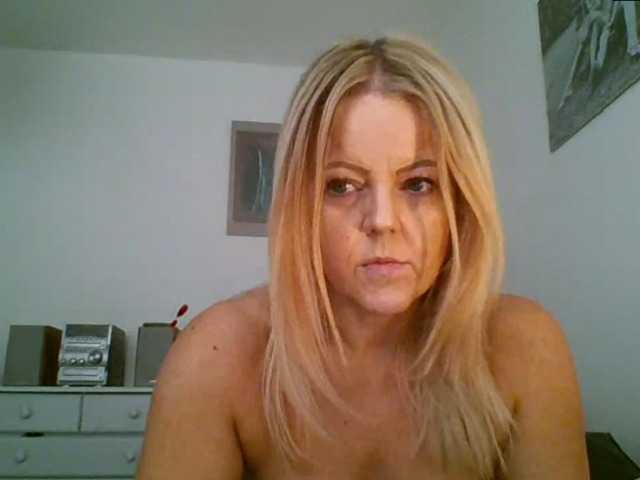 Live sex webcam photo for MilfSusanna #276586268