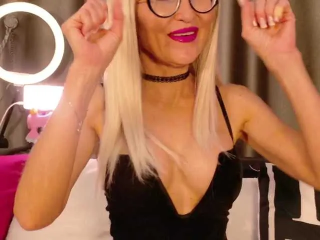 Live sex webcam photo for Milforja #294186525