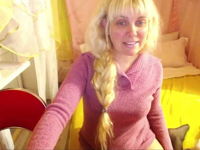 Live sex webcam photo for MilkMilkee #272577331