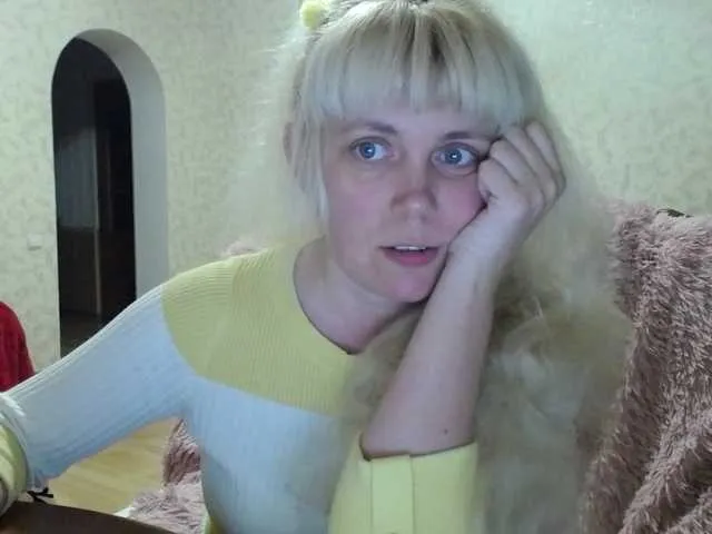 Live sex webcam photo for MilkMilkee #273054397