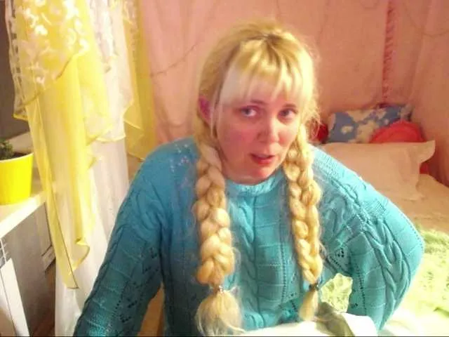 Live sex webcam photo for MilkMilkee #273076738