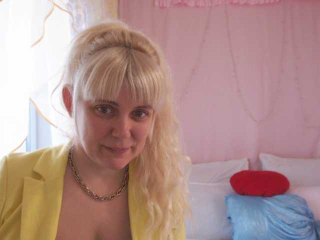 Live sex webcam photo for MilkMilkee #277553931