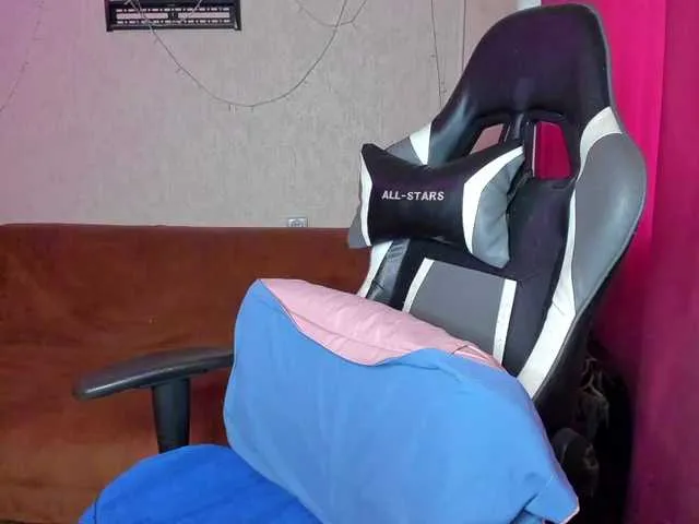 Live sex webcam photo for MilkaFoxy #291877571