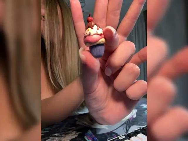 Live sex webcam photo for Milkaff- #292209378