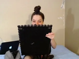 Live sex webcam photo for MilkyLona #228118344