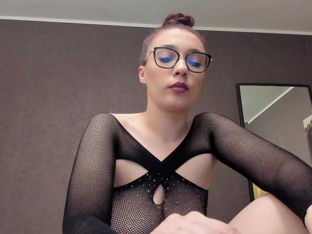 Live sex webcam photo for MillaHeart #277676673