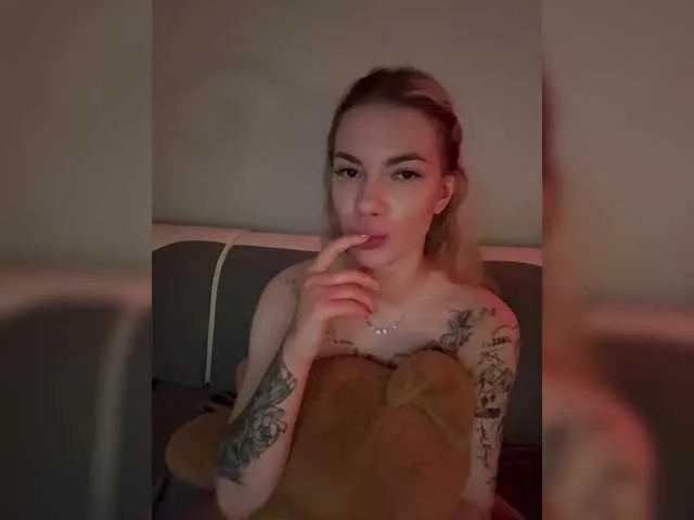 Live sex webcam photo for Millashaa #291336102