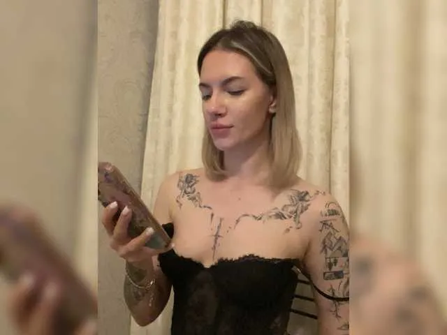 Live sex webcam photo for Millashaa #293703969