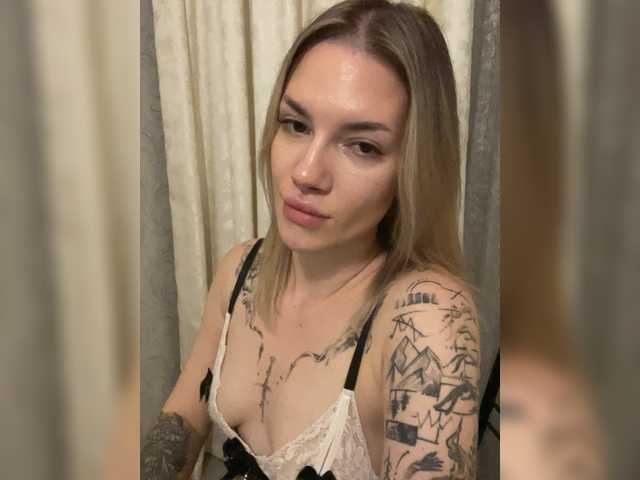 Live sex webcam photo for Millashaa #294193026