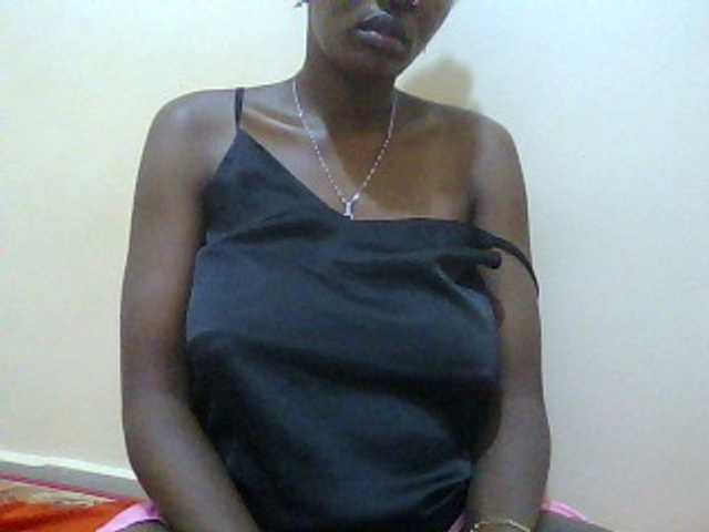 Live sex webcam photo for Millen1 #276127868